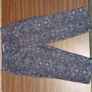 Dockers Patterned Capris Size 8